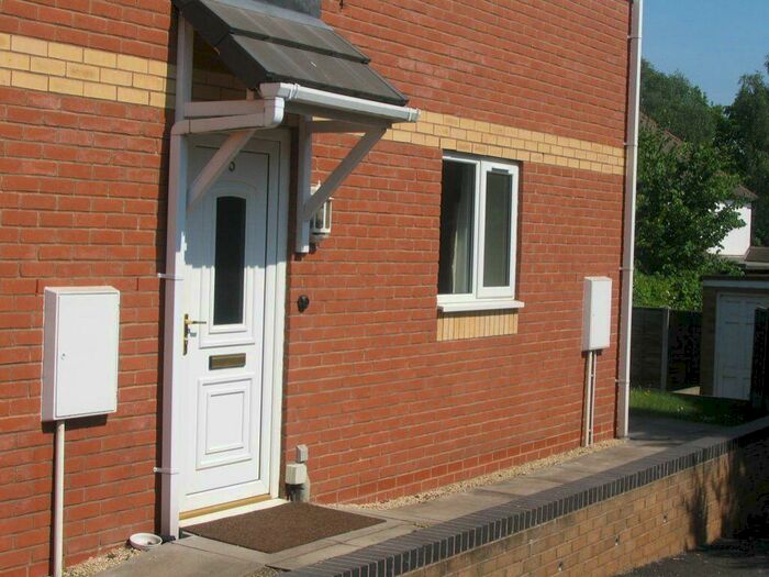 2 Bedroom Flat To Rent In Flat . Hawthorne Drive, B29