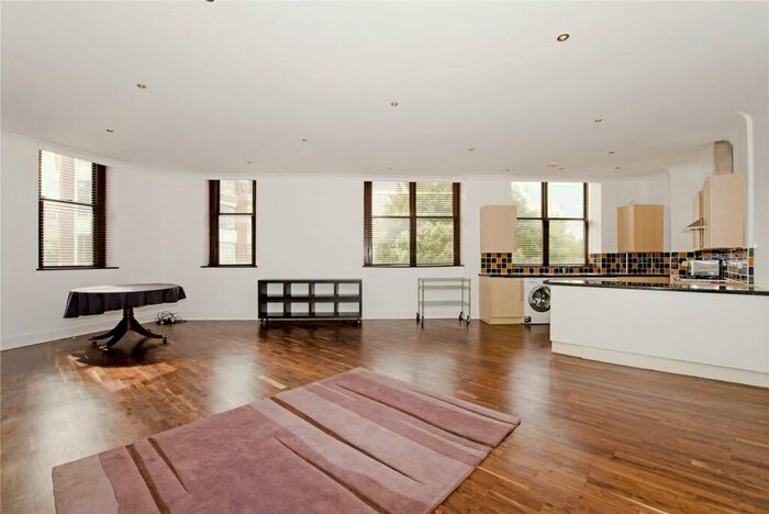 2 Bedroom Flat To Rent In St John Street, Angel, EC1V