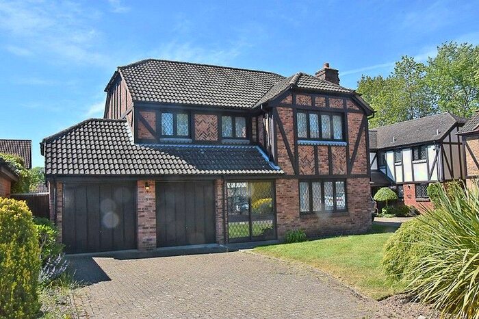 4 Bedroom Detached House To Rent In Kipings, Tadworth, Surrey., KT20