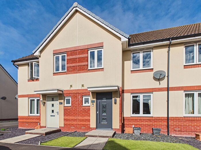 3 Bedroom Terraced House For Sale In Royal Drive, Bridgwater, TA6
