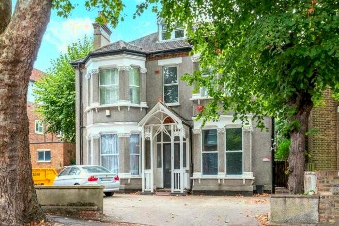 3 Bedroom Flat To Rent In Hammelton Road, Bromley, BR1