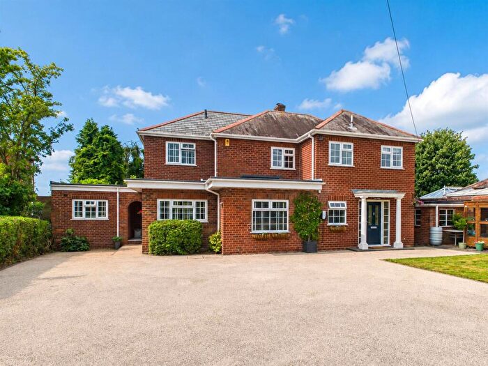 3 Bedroom Detached House For Sale In The Ridgeway, Stourport-On-Severn, DY13