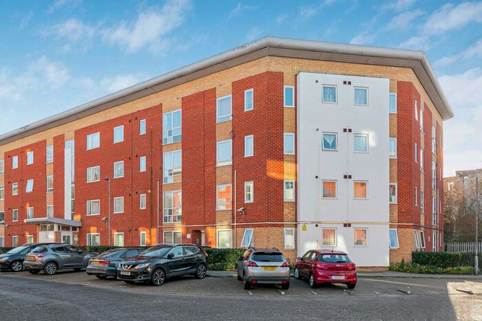 2 Bedroom Flat To Rent In Albatross Close, London, E6