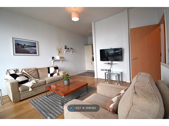 1 Bedroom Flat To Rent In Brooklyn House, Milton Keynes, MK9