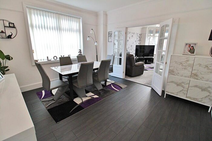 5 Bedroom Detached House For Sale In Havant Road, Drayton, PO6
