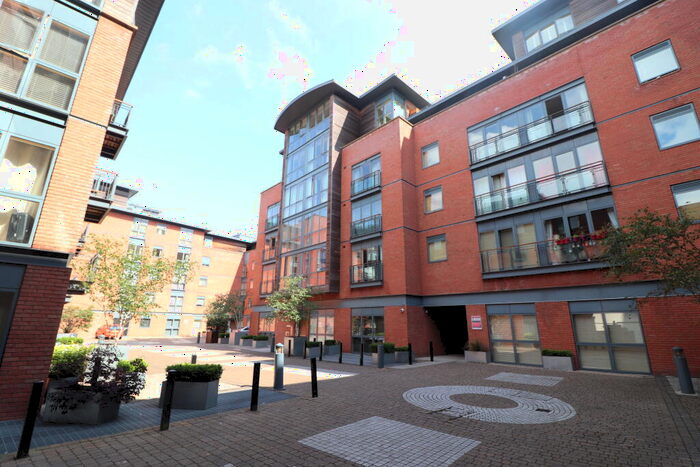 1 Bedroom Apartment For Sale In Canal Wharf, Waterfront Walk, Birmingham, B1
