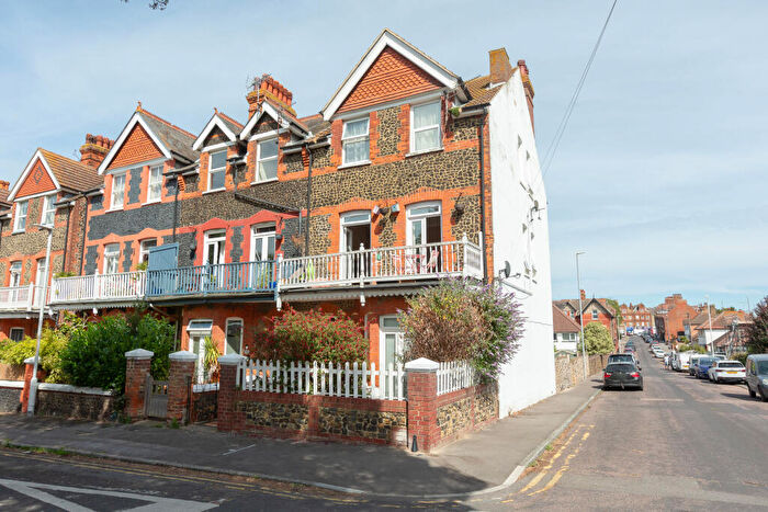 2 Bedroom Flat For Sale In Cedric Road, Westgate-On-Sea, CT8