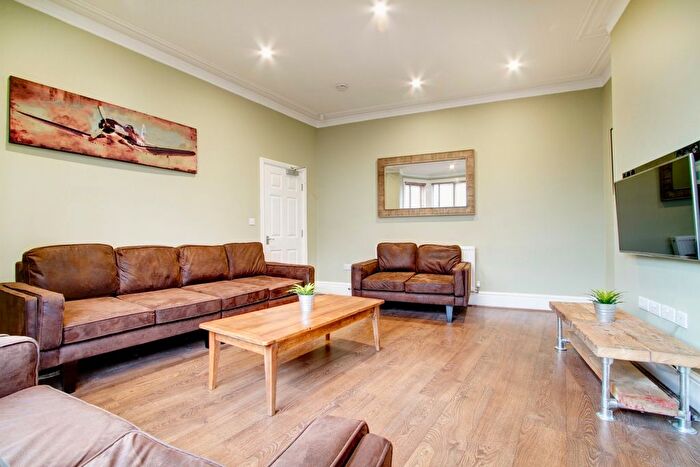 7 Bedroom Terraced House To Rent In Booth Avenue, Manchester, M14