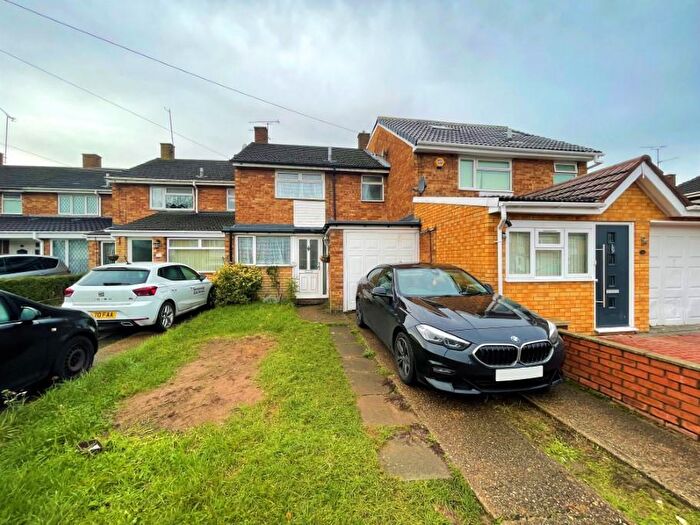 3 Bedroom Terraced House To Rent In Bodmin Road, Luton, LU4
