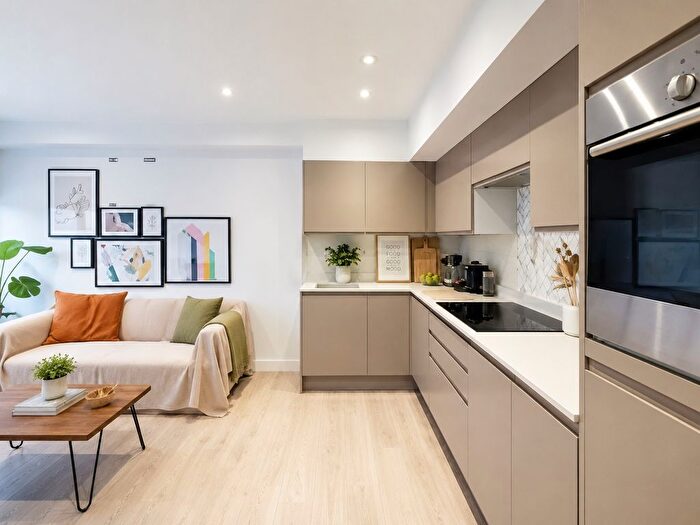 1 Bedroom Flat For Sale In Clarendon Road, Watford, WD17