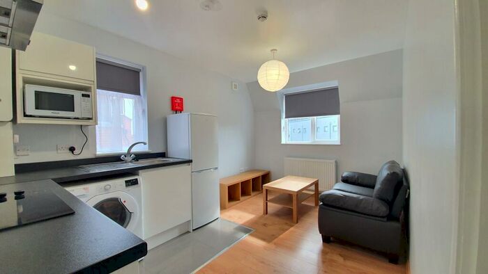 1 Bedroom Apartment To Rent In London Road, Southampton, SO15