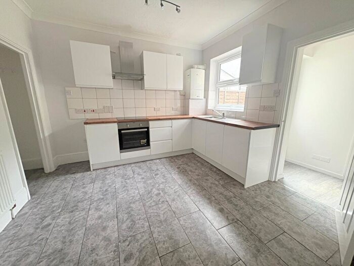 3 Bedroom Terraced House To Rent In Dale Street, Chatham, ME4
