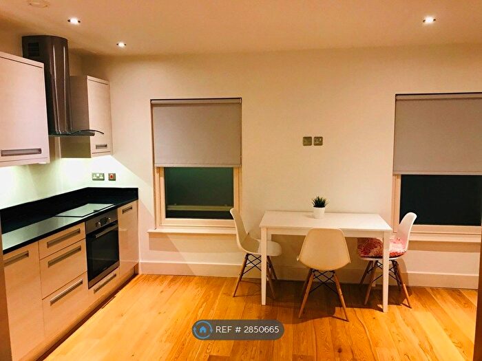 1 Bedroom Flat To Rent In Cross St, Reading, RG1