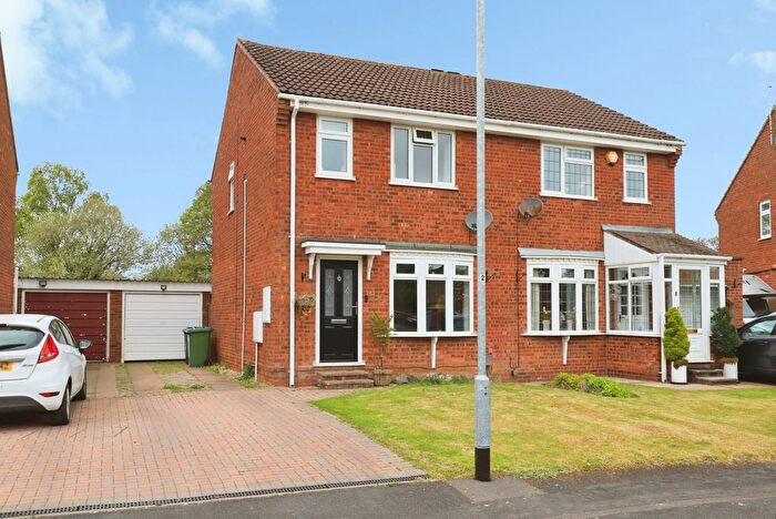 3 Bedroom Semi-Detached House For Sale In Franklyn Close, Perton Wolverhampton, Staffordshire, WV6