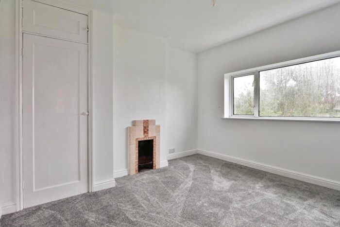 3 Bedroom Terraced House For Sale In The Crescent, Thorngumbald, Hull, HU12