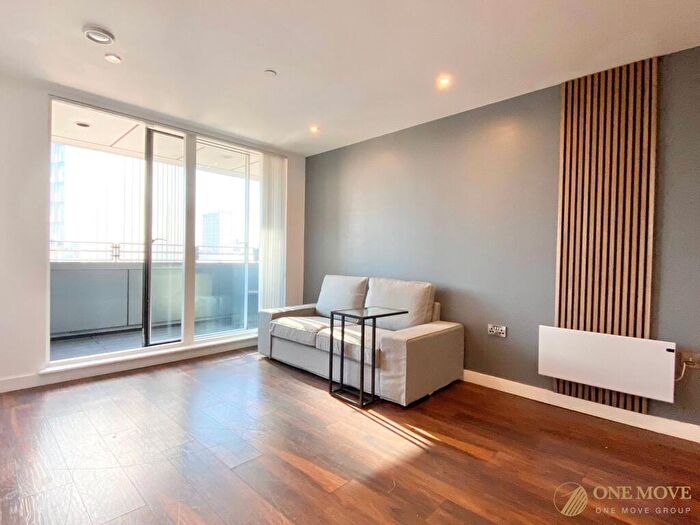 2 Bedroom Flat To Rent In Manchester, M3