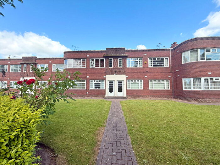 2 Bedroom Flat For Sale In Petersbourne Court, Petersfield Road, Hall Green, B28