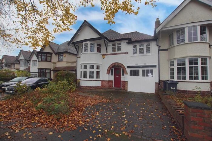 3 Bedroom Link Detached House To Rent In May Lane, Kings Heath, Birmingham, B14