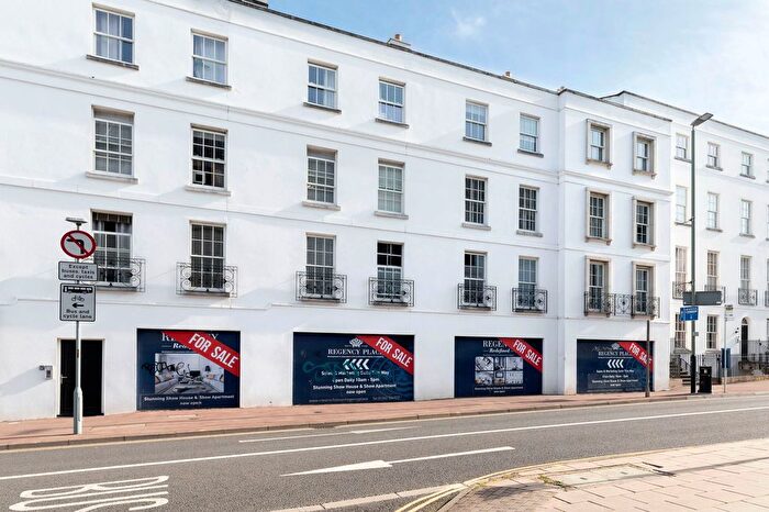 1 Bedroom Flat For Sale In Prince Regent Mews, Cheltenham, GL52