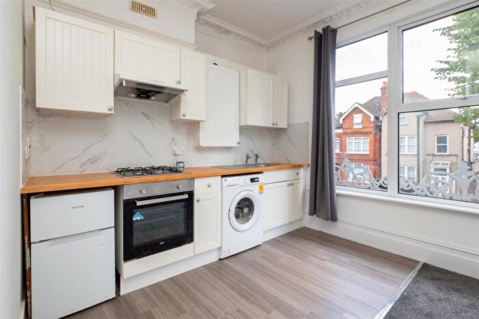 1 Bedroom Flat To Rent In St. James Road, Sutton, SM1