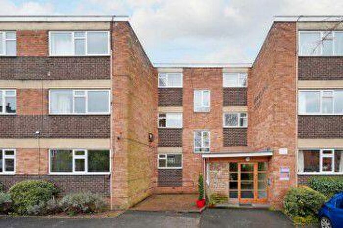 2 Bedroom Apartment For Sale In Nether Edge Road, Sheffield, South Yorkshire, S7