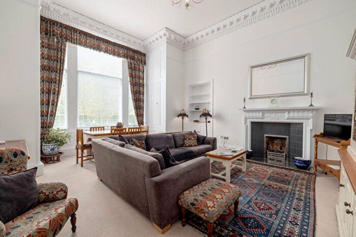 2 Bedroom Flat For Sale In (Gf) Belgrave Crescent, Edinburgh, EH4