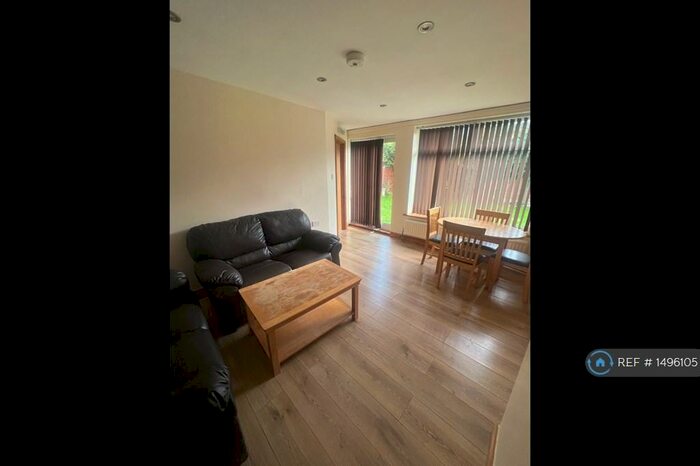 1 Bedroom Flat To Rent In Whitley Wood Lane, Reading, RG2