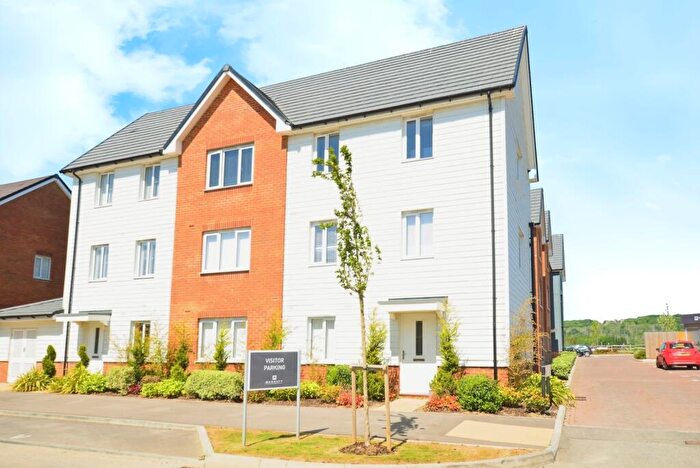 2 Bedroom Flat For Sale In Maycock Place, Hythe, Kent, CT21