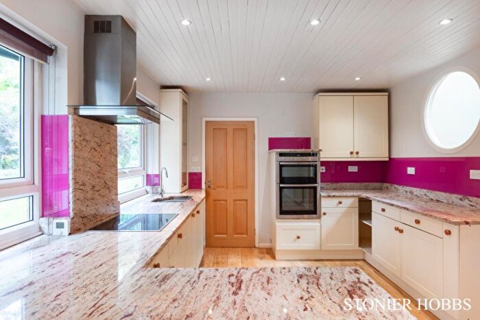 4 Bedroom Detached House For Sale In Woodlands Park, Bath, Somerset, BA1