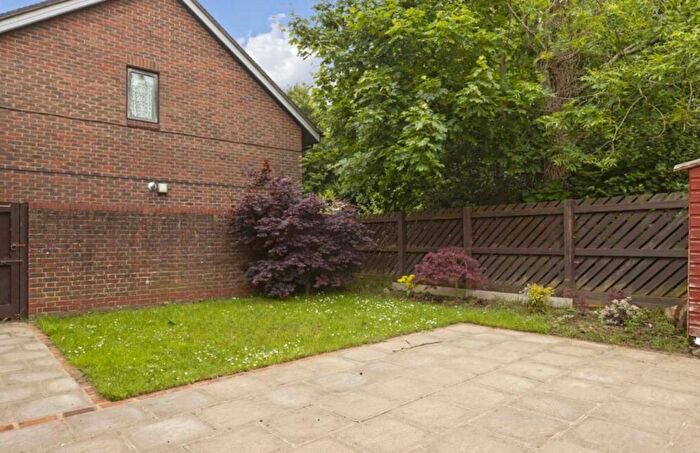 1 Bedroom Flat For Sale In Lewis Court, Worthing, BN13