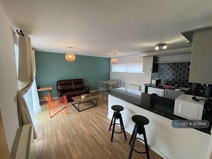 2 Bedroom Flat To Rent In Betsham Street, Manchester, M15