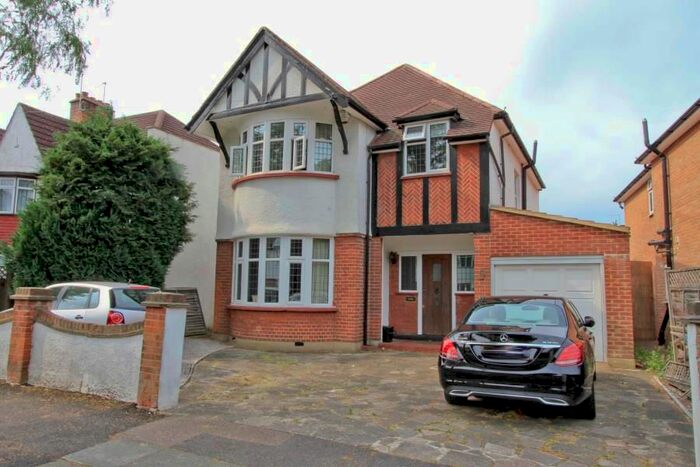 4 Bedroom Detached House To Rent In Lyncroft Avenue, Pinner, HA5