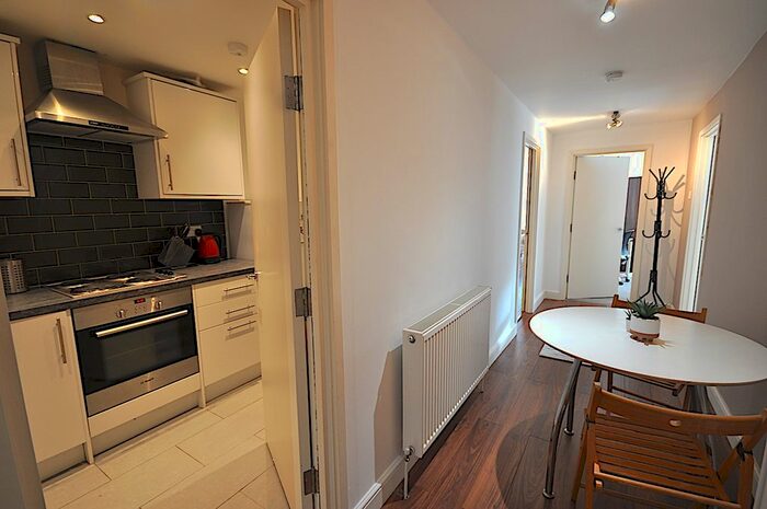 3 Bedroom Flat To Rent In Warren Street, Ucl, Lse, Fitzrovia, Bloomsbury, West End, Camden, Euston, Kings Cross, London, W1T