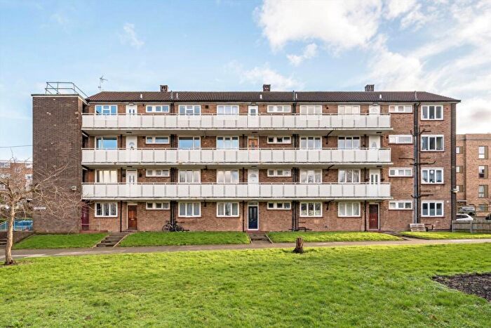 3 Bedroom Flat For Sale In Wood Vale, Dulwich, SE23