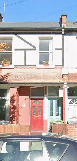 2 Bedroom Flat To Rent In Manchester Road, London, N15