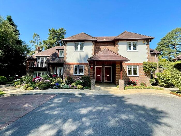 3 Bedroom Apartment For Sale In St Katherines Court, Golf Links Road, Ferndown, BH22