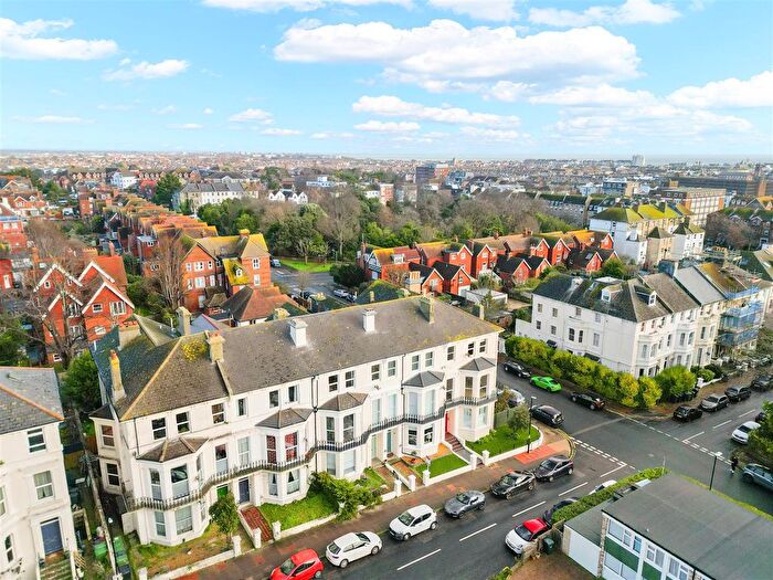 2 Bedroom Flat For Sale In Upperton Gardens, Eastbourne, BN21