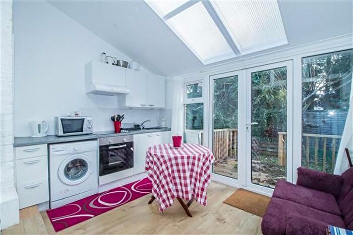 1 Bedroom Flat To Rent In Flat C Queens Road, Wimbledon, SW19