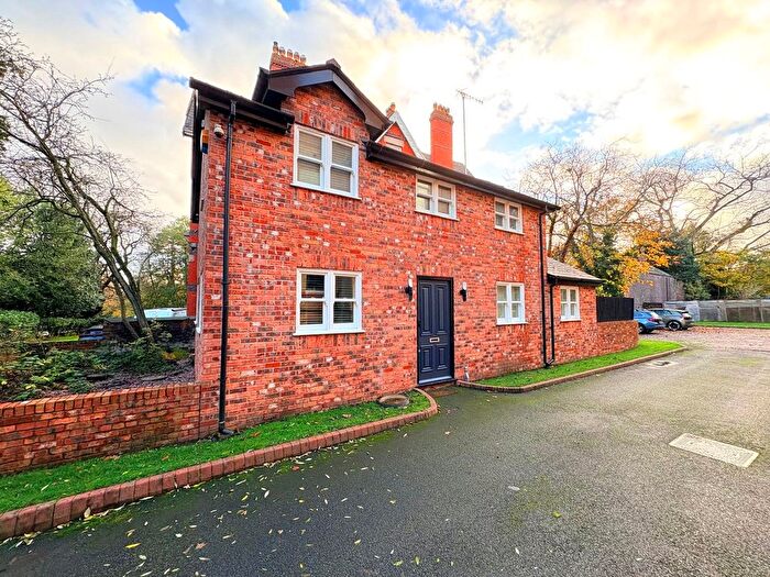 3 Bedroom Detached House To Rent In Aigburth Drive, Liverpool, Merseyside, L17