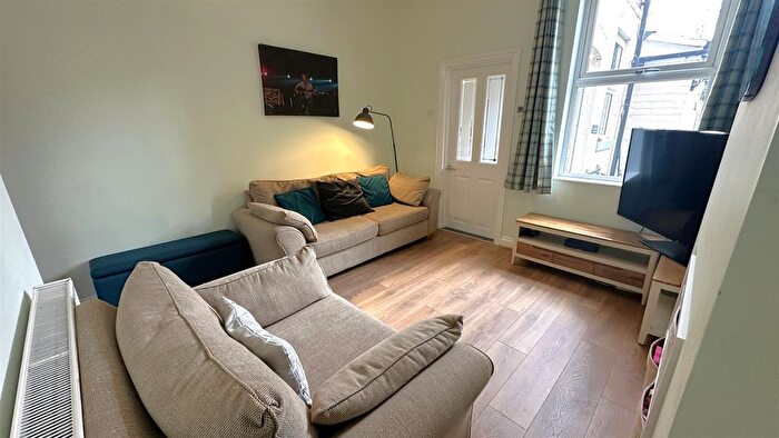 3 Bedroom End Of Terrace House For Sale In Holly Road, Kings Norton, Birmingham, B30