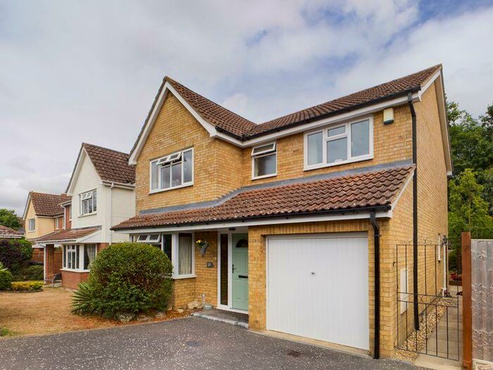 4 Bedroom Detached House For Sale In Thistledown Drive, Ixworth, IP31