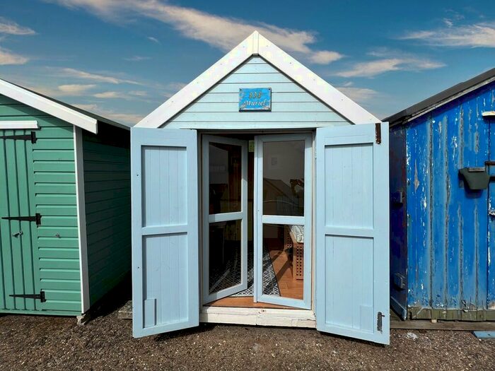 Chalet For Sale In Beach Hut, IP11