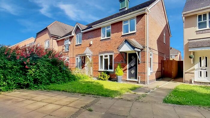 3 Bedroom Semi-Detached House To Rent In Weston Park Avenue, Burton-On-Trent, Staffordshire DE14