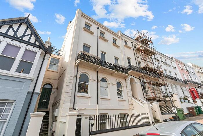 2 Bedroom Flat For Sale In Roundhill Crescent, Brighton, BN2