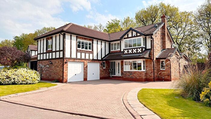 5 Bedroom Detached House For Sale In Woodside Lane, Poynton, SK12