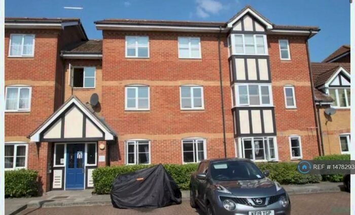 2 Bedroom Flat To Rent In Redwood Gardens, London, E4