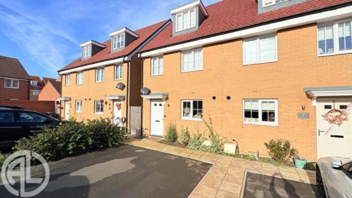 3 Bedroom Semi-Detached House For Sale In Rowan Way, Stotfold, SG5