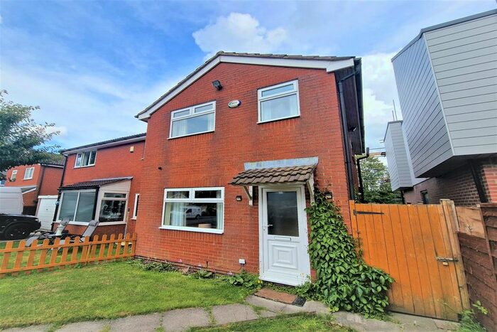 3 Bedroom Semi-Detached House To Rent In The Parklands, Stockport, SK4