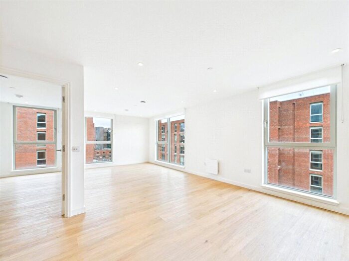 3 Bedroom Apartment To Rent In Fyfe Lane, Edinburgh, Midlothian, EH6