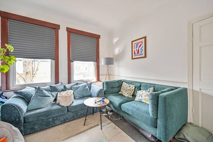 2 Bedroom Flat To Rent In Devonshire Road, Walthamstow, London, E17